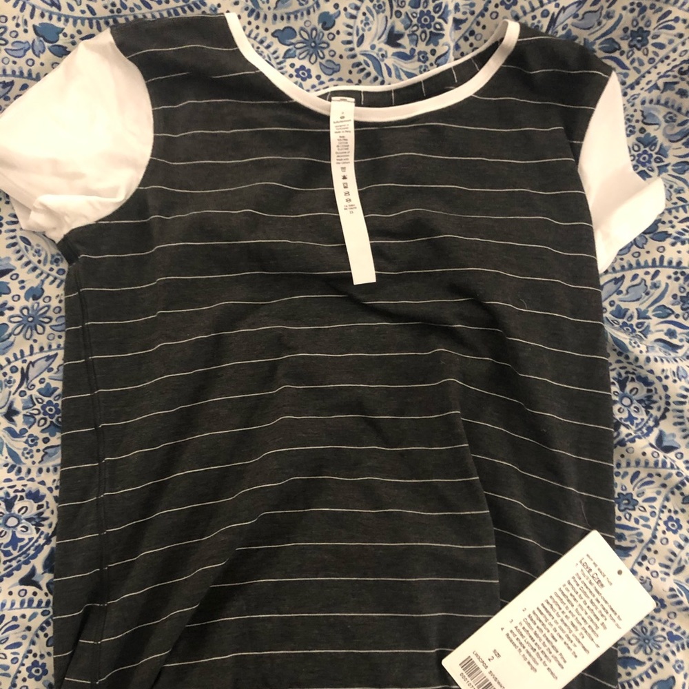 NWT lululemon love crew size 2 ss shirt